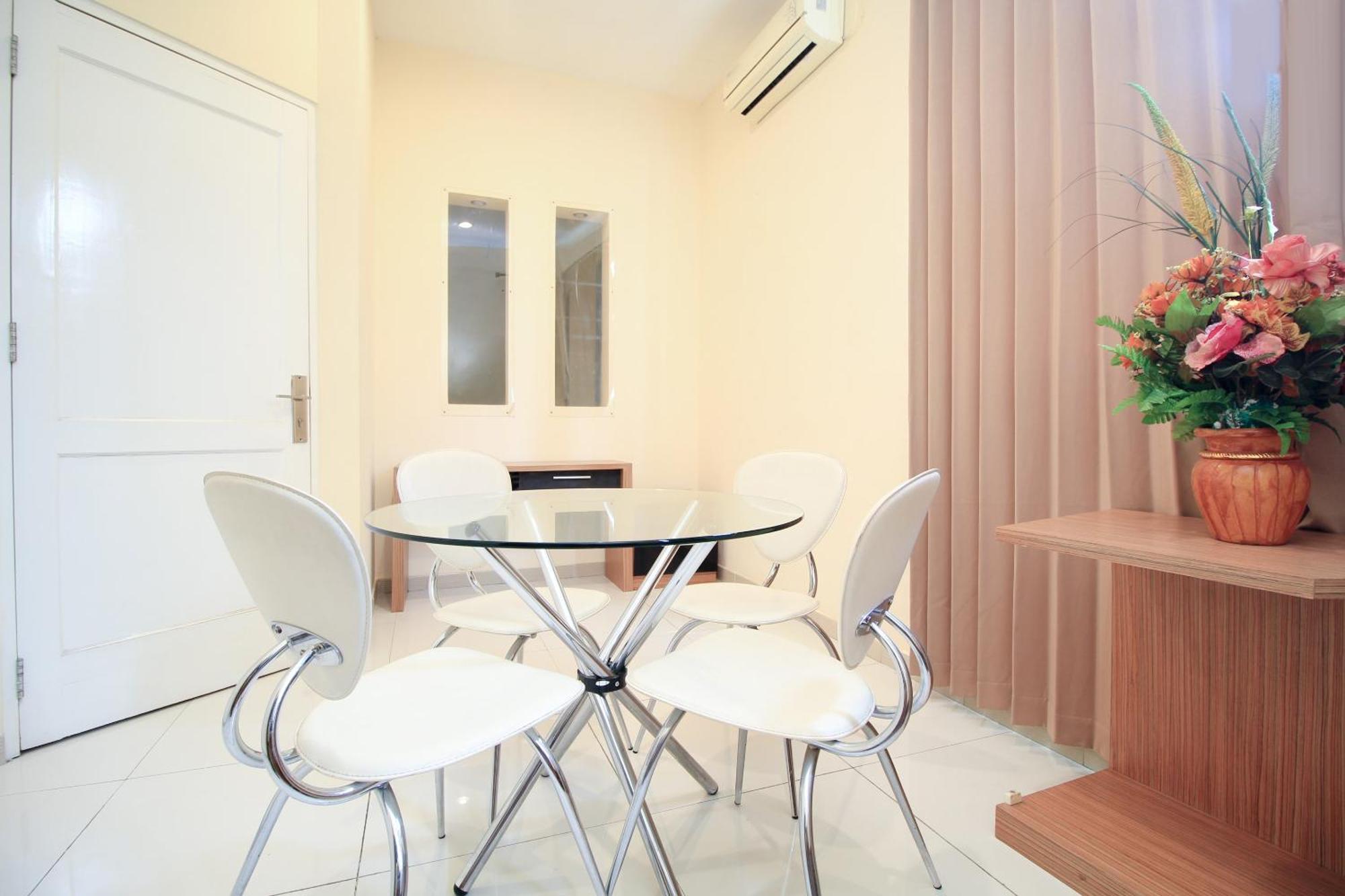 Super Oyo Capital O 175 K-60 Residence Surabaia Exterior foto