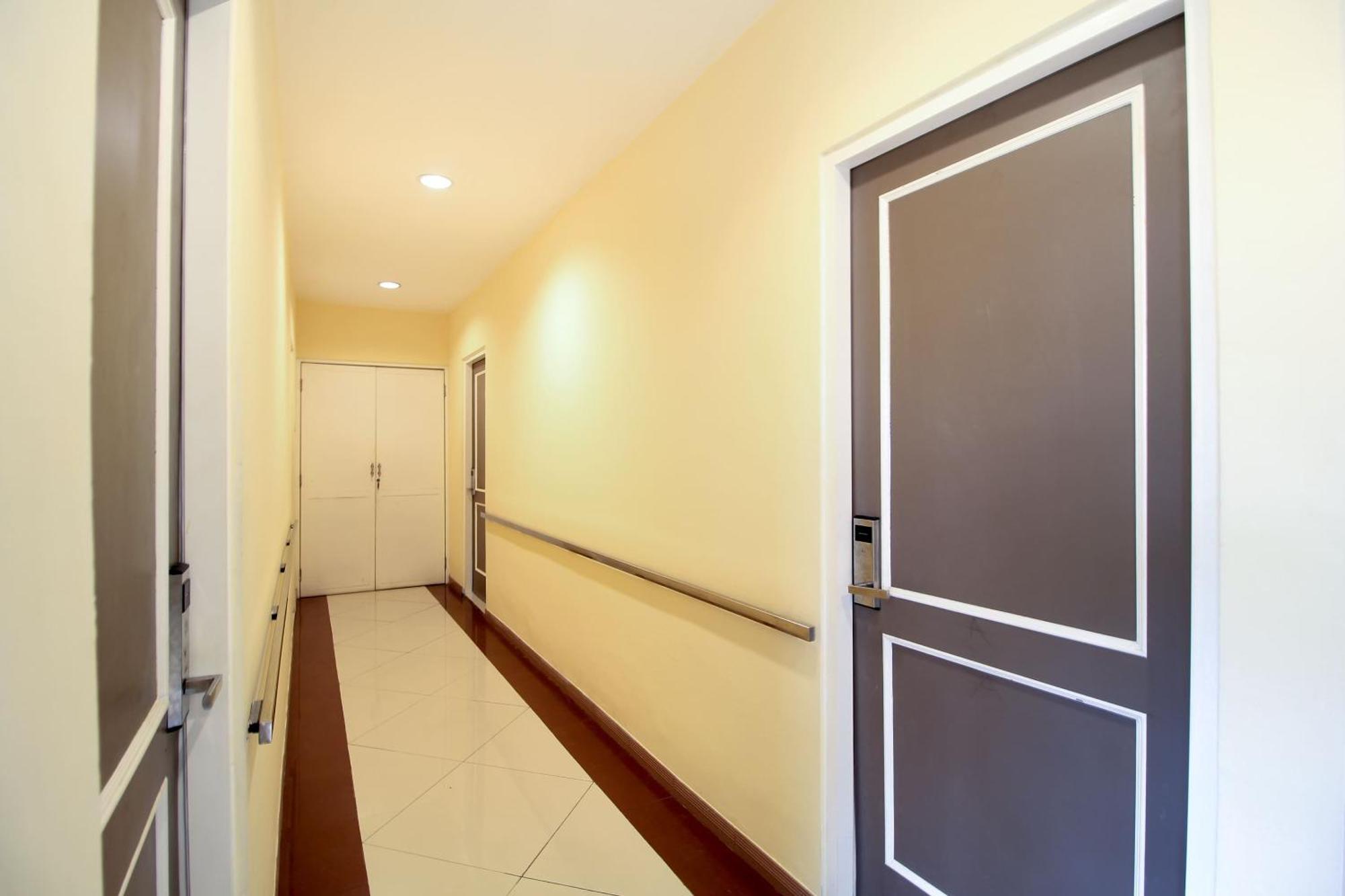 Super Oyo Capital O 175 K-60 Residence Surabaia Exterior foto