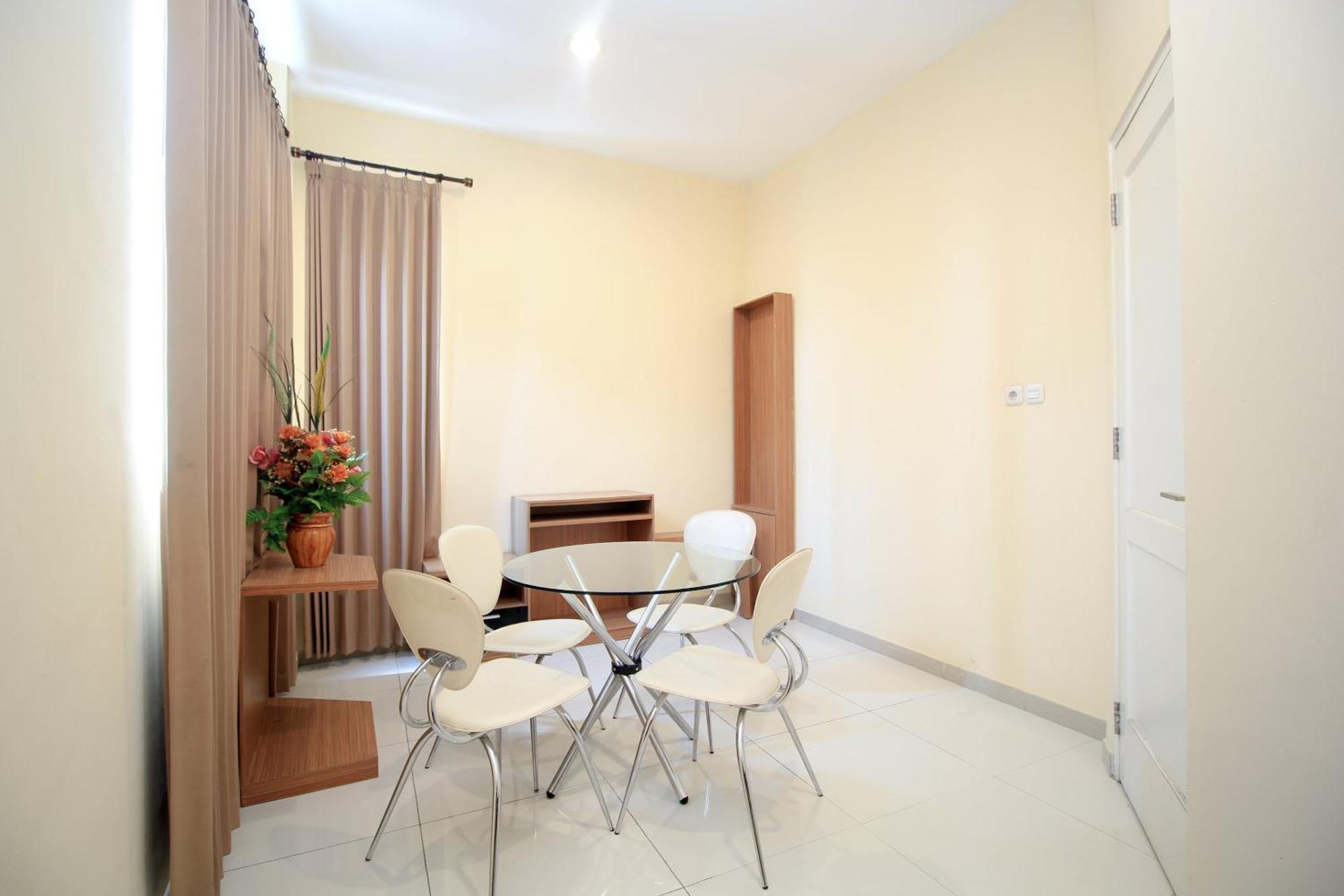 Super Oyo Capital O 175 K-60 Residence Surabaia Exterior foto